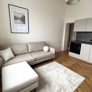  Apartament Old Town , Wi-fi , 2-beds , Aesthetics - By Hik Polska